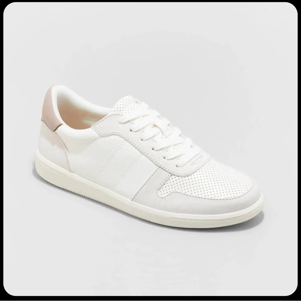 Low Top Hal Sneakers memory foam Size 11 retro 90s casual mauve off white gray